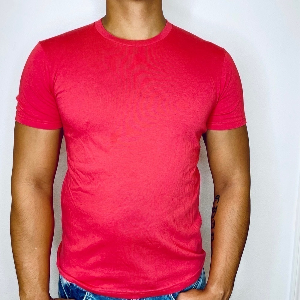 Uniqlo Solid Red Short Sleeve Crewneck Men’s Basic T-Shirt Size Medium